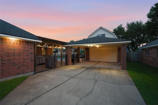 2303 Dogwood Street, League City, TX 77573