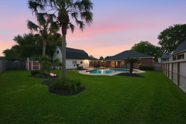 2303 Dogwood Street, League City, TX 77573