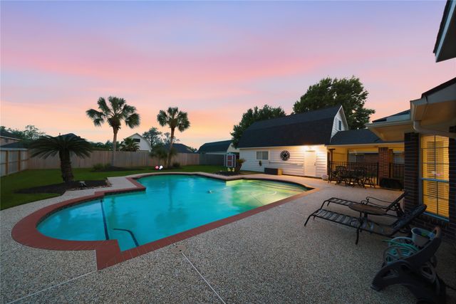 2303 Dogwood Street, League City, TX 77573