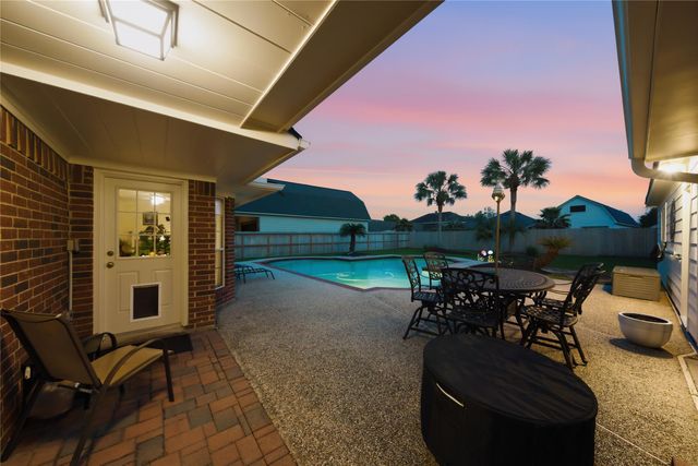 2303 Dogwood Street, League City, TX 77573