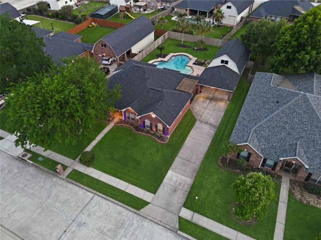 2303 Dogwood Street, League City, TX 77573