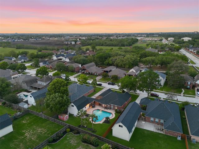 2303 Dogwood Street, League City, TX 77573