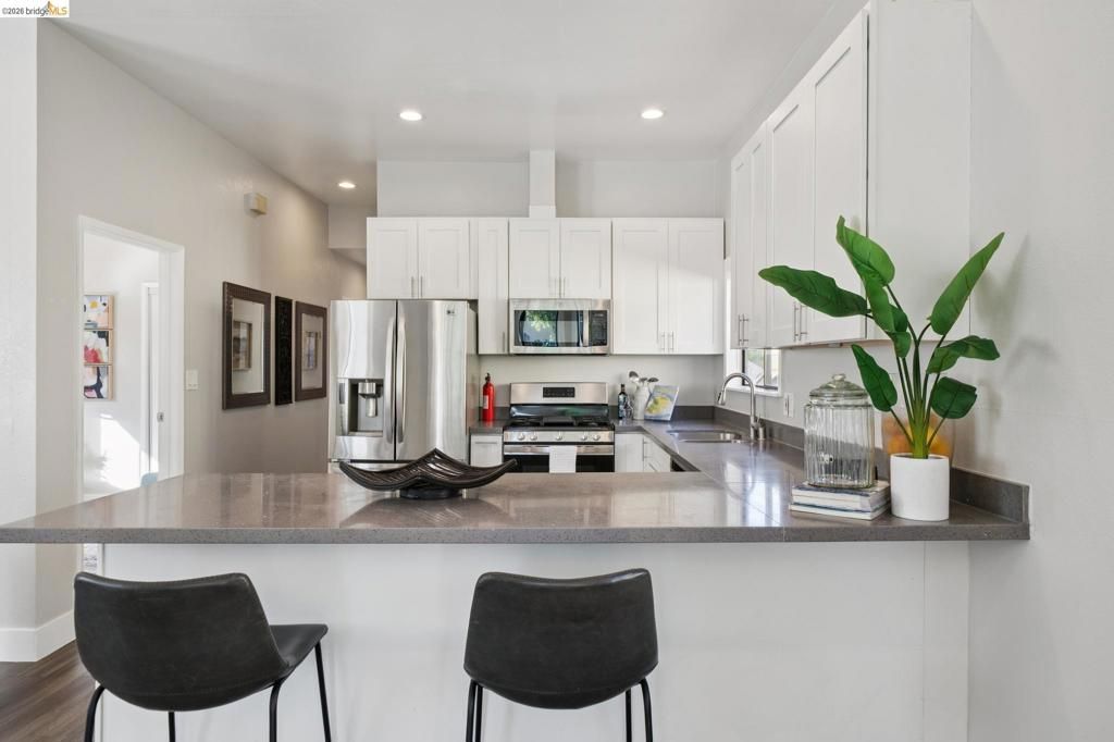 Image 10 of property listing at 1944 E 20Th St, Oakland, CA 94606