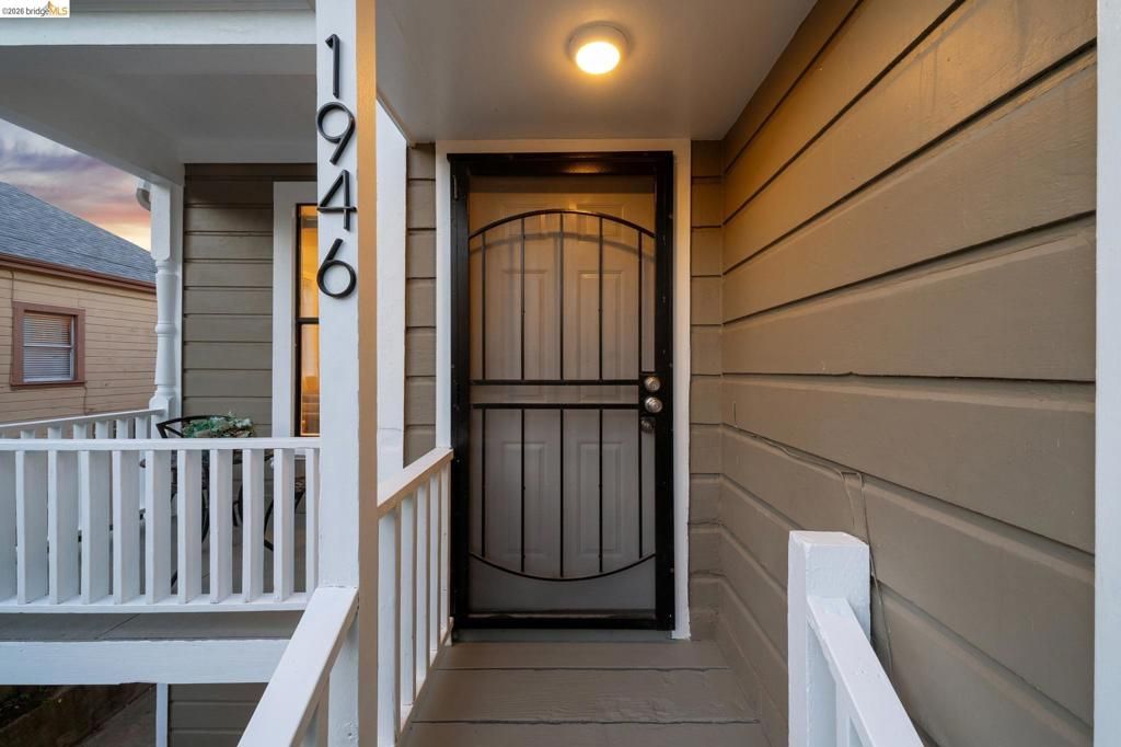 Image 2 of property listing at 1944 E 20Th St, Oakland, CA 94606