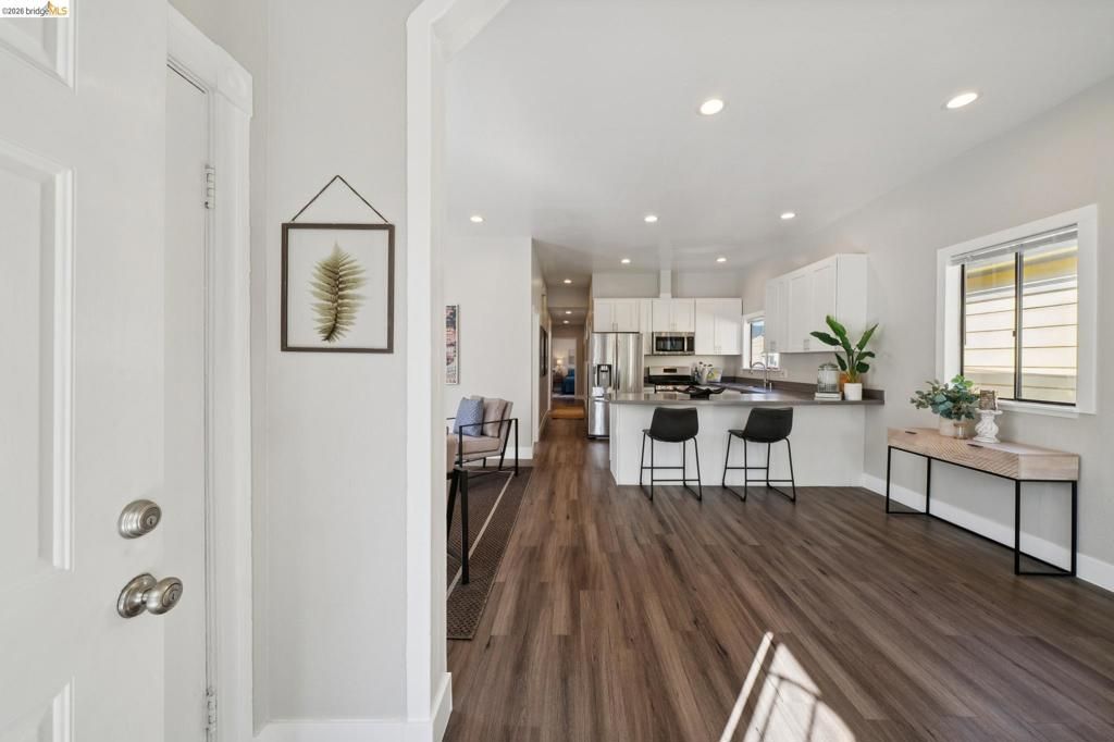 Image 3 of property listing at 1944 E 20Th St, Oakland, CA 94606