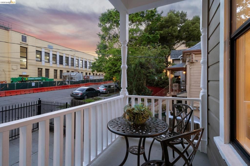 Image 31 of property listing at 1944 E 20Th St, Oakland, CA 94606