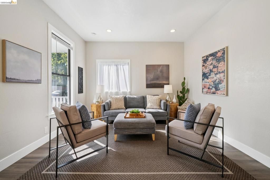 Image 5 of property listing at 1944 E 20Th St, Oakland, CA 94606