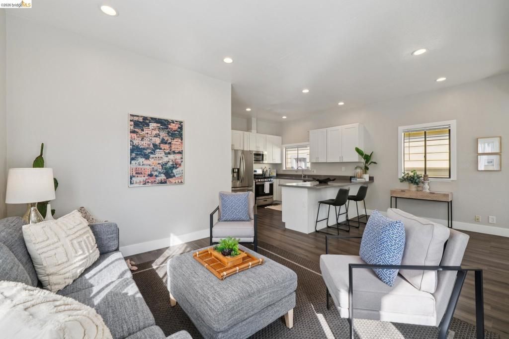 Image 7 of property listing at 1944 E 20Th St, Oakland, CA 94606