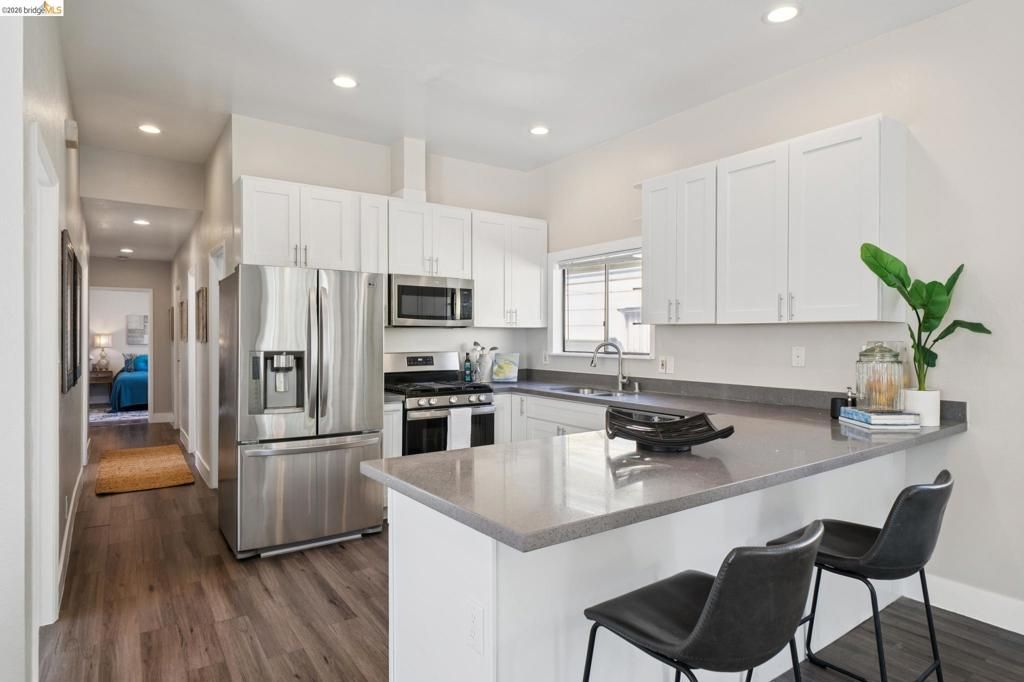 Image 8 of property listing at 1944 E 20Th St, Oakland, CA 94606