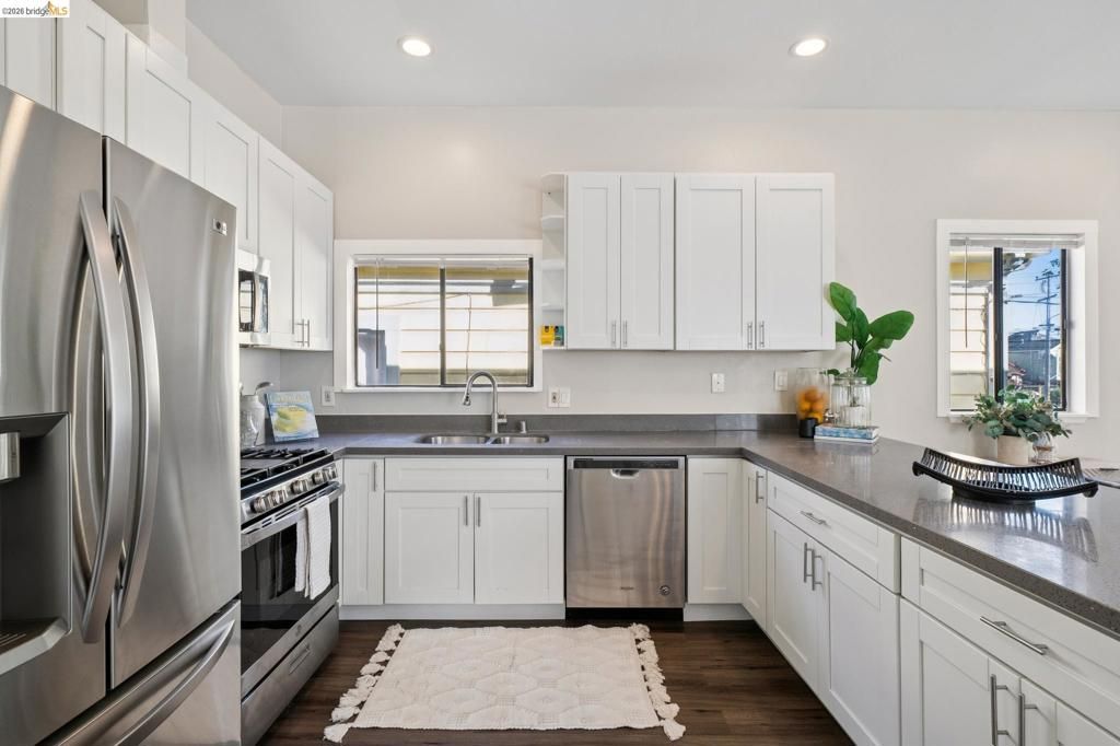 Image 9 of property listing at 1944 E 20Th St, Oakland, CA 94606