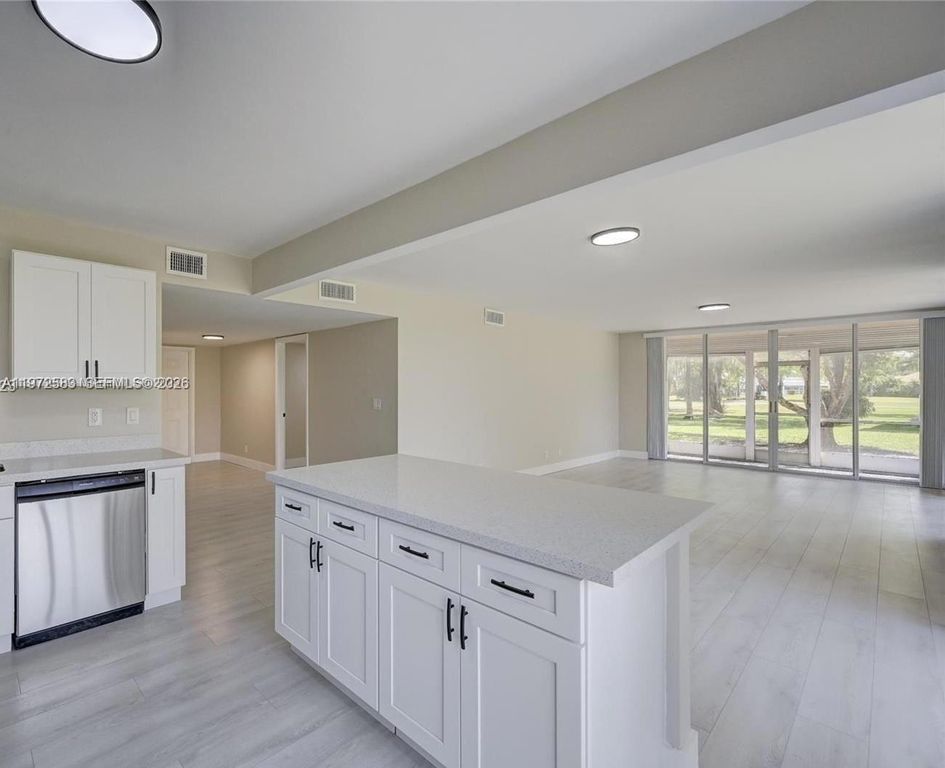 7582 NW 86th Terrace 104, Tamarac, FL 33321