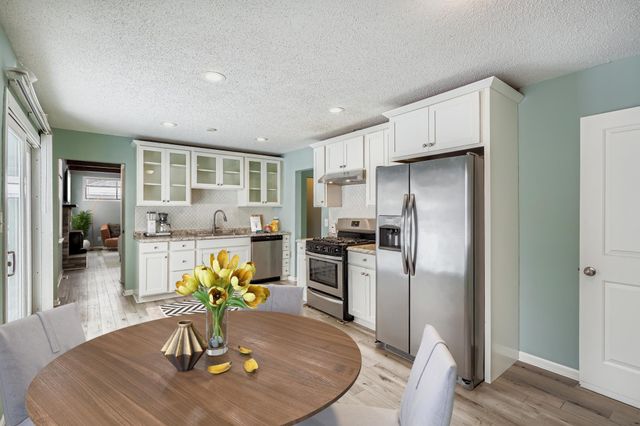 2922 Simpson Street, Roseville, MN 55113