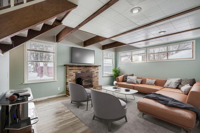 2922 Simpson Street, Roseville, MN 55113