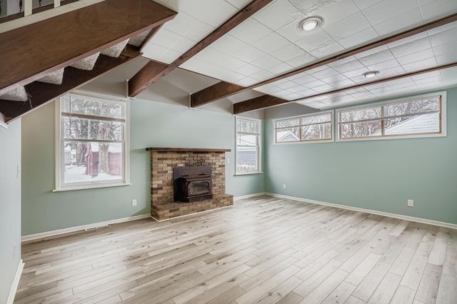 2922 Simpson Street, Roseville, MN 55113