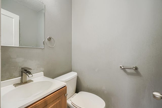 2922 Simpson Street, Roseville, MN 55113