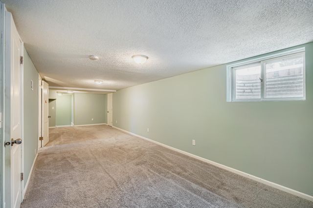 2922 Simpson Street, Roseville, MN 55113