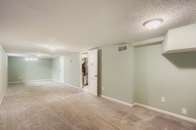 2922 Simpson Street, Roseville, MN 55113