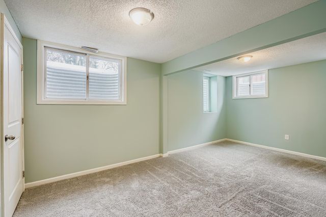 2922 Simpson Street, Roseville, MN 55113