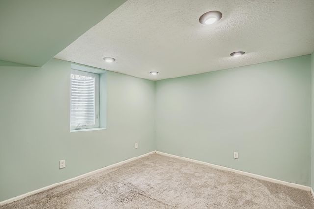 2922 Simpson Street, Roseville, MN 55113