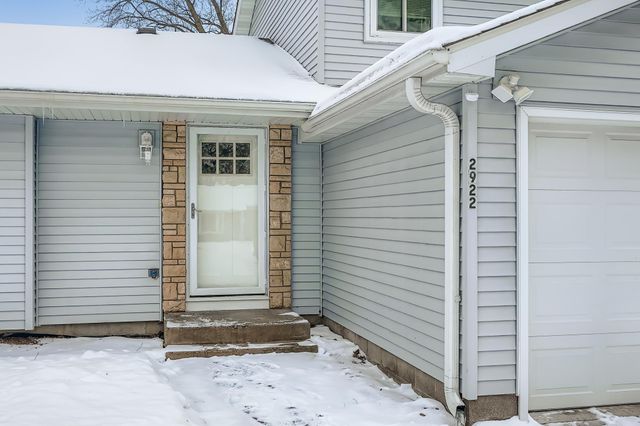 2922 Simpson Street, Roseville, MN 55113