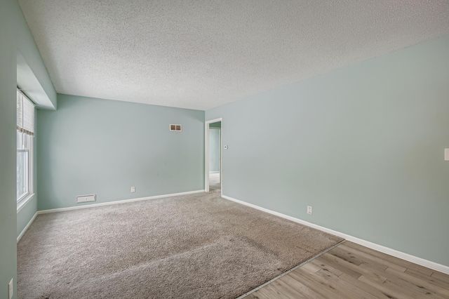 2922 Simpson Street, Roseville, MN 55113