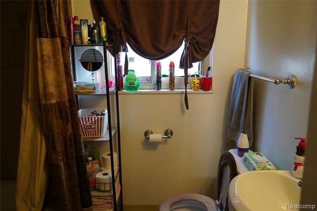 20115 Santa Barbara Drive, Detroit, MI 48221