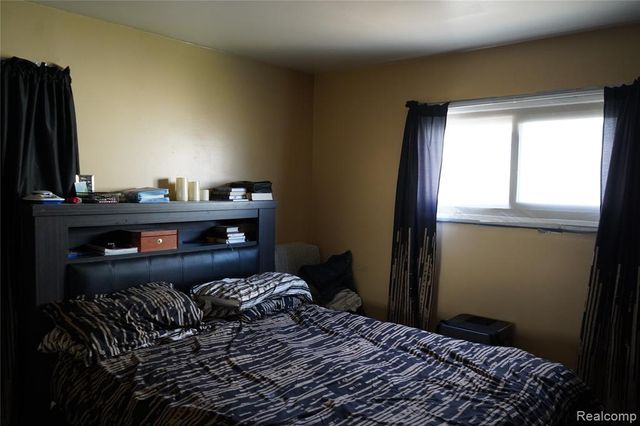 20115 Santa Barbara Drive, Detroit, MI 48221