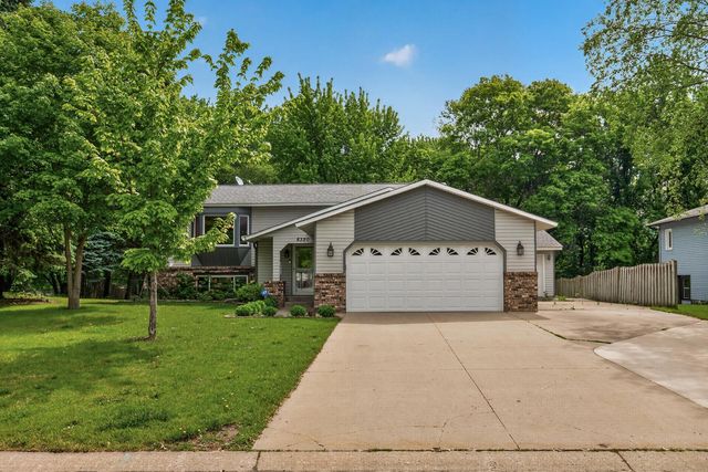 8320 Cooper Way, Inver Grove Heights, MN 55076