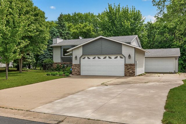 8320 Cooper Way, Inver Grove Heights, MN 55076