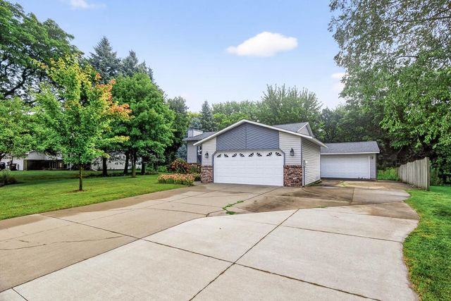 8320 Cooper Way, Inver Grove Heights, MN 55076