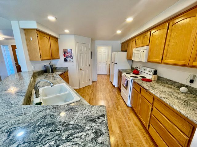 1650 Husker Butte Lane, Medford, OR 97504