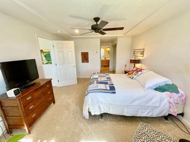 1650 Husker Butte Lane, Medford, OR 97504