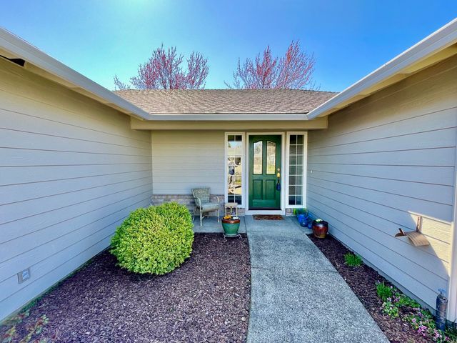 1650 Husker Butte Lane, Medford, OR 97504