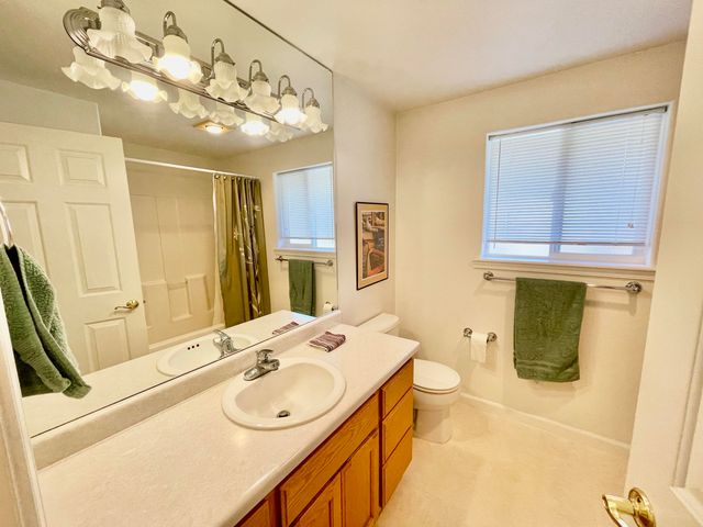 1650 Husker Butte Lane, Medford, OR 97504