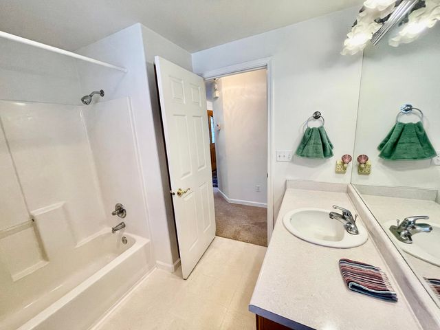 1650 Husker Butte Lane, Medford, OR 97504