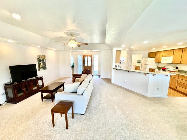 1650 Husker Butte Lane, Medford, OR 97504