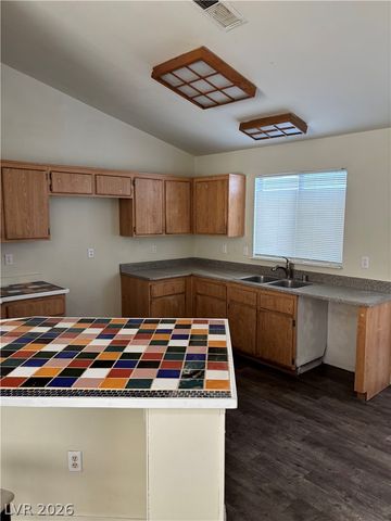 4630 Little Finch Lane, Las Vegas, NV 89115