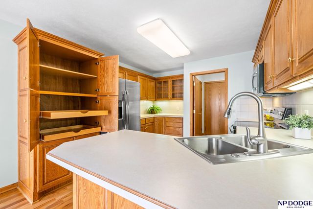 815 Heatherwood Street, Fremont, NE 68025