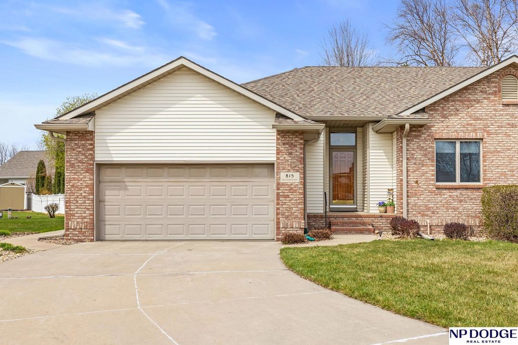 815 Heatherwood Street, Fremont, NE 68025