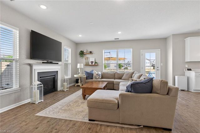 320 Middleton WAY, Chesapeake, VA 23322