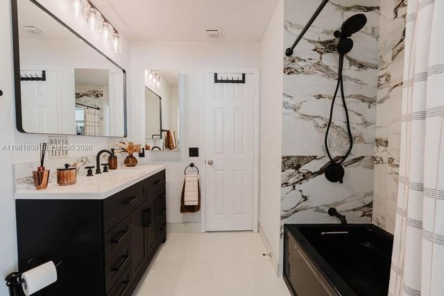 1710 NW 106th Ter, Pembroke Pines, FL 33026