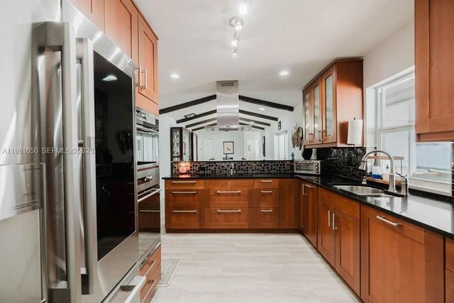 1710 NW 106th Ter, Pembroke Pines, FL 33026