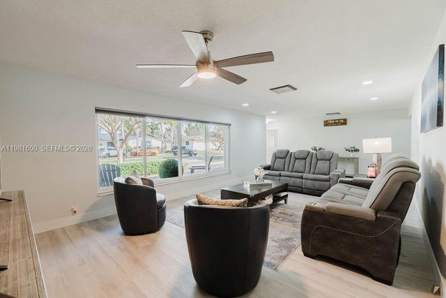 1710 NW 106th Ter, Pembroke Pines, FL 33026