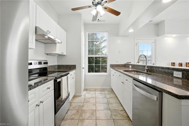 1816 Riddlesworth DR, Virginia Beach, VA 23456