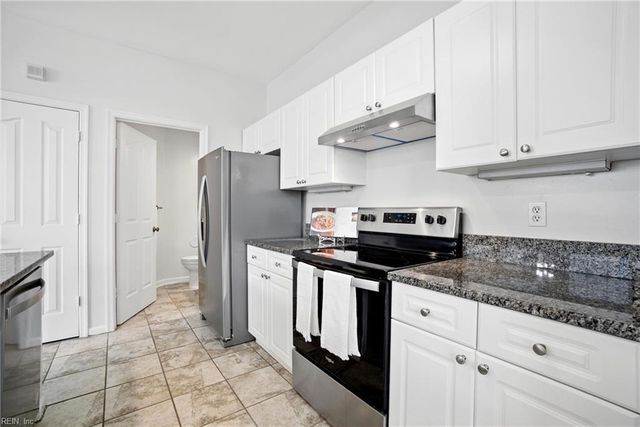 1816 Riddlesworth DR, Virginia Beach, VA 23456