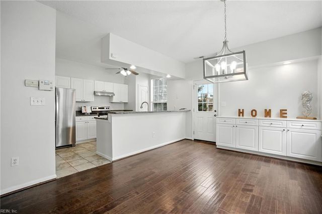 1816 Riddlesworth DR, Virginia Beach, VA 23456