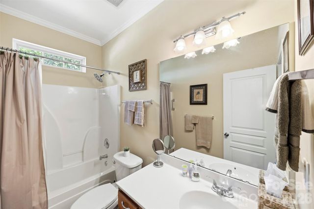 40 Ashton Bluff Circle, Mount Holly, NC 28120
