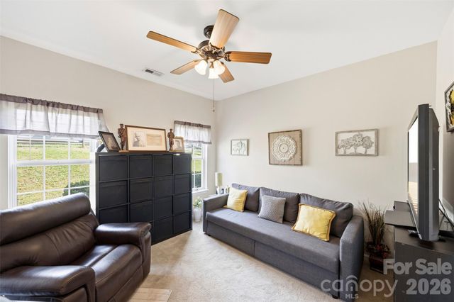 40 Ashton Bluff Circle, Mount Holly, NC 28120