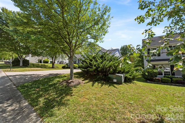 40 Ashton Bluff Circle, Mount Holly, NC 28120