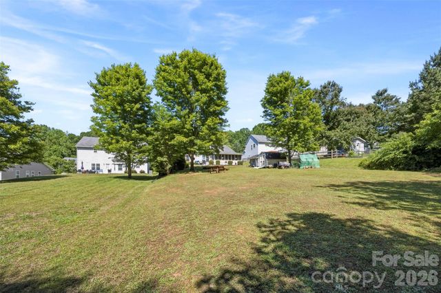 40 Ashton Bluff Circle, Mount Holly, NC 28120